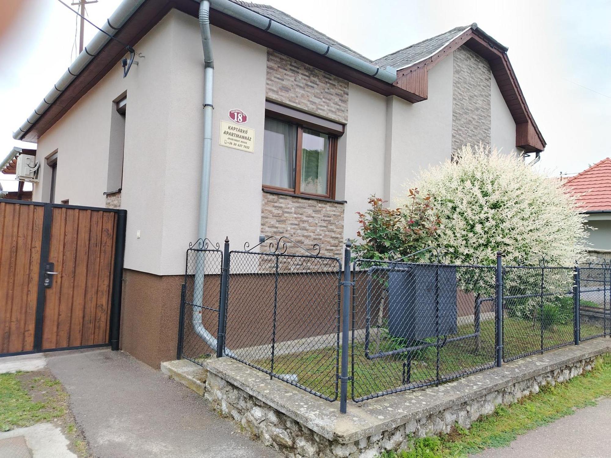 Kaptarko Apartmanhaz Demjén Zewnętrze zdjęcie